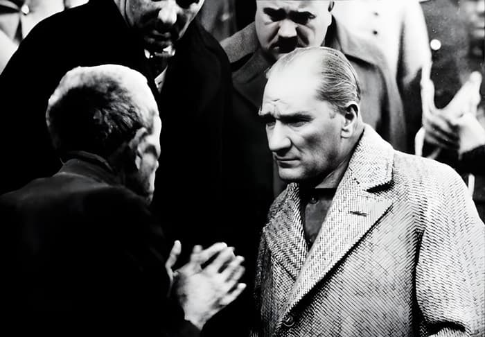 Ataturk Ve Halk