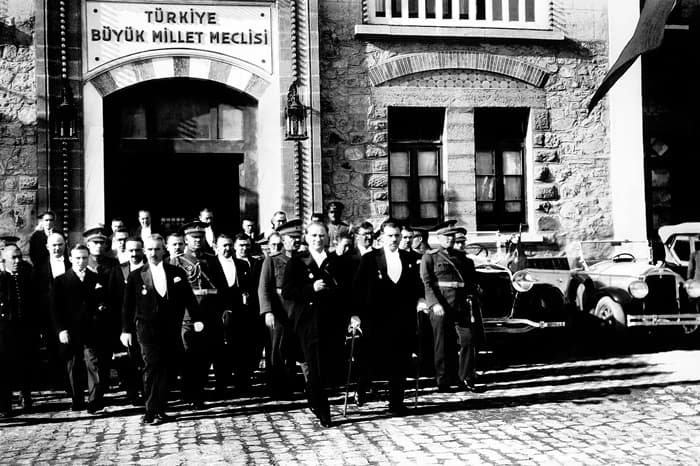 Meclis Cikisi