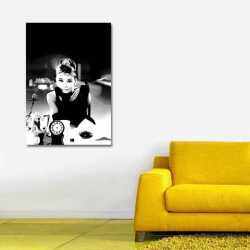 Audrey Hepburn Siyah Beyaz Kanvas Tablo - 