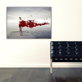 Eteği Uçuşan Kadın Kanvas Tablo - 