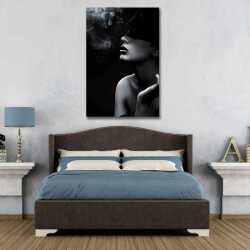 Sigara İçen Kadın Siyah Beyaz Kanvas Tablo - 